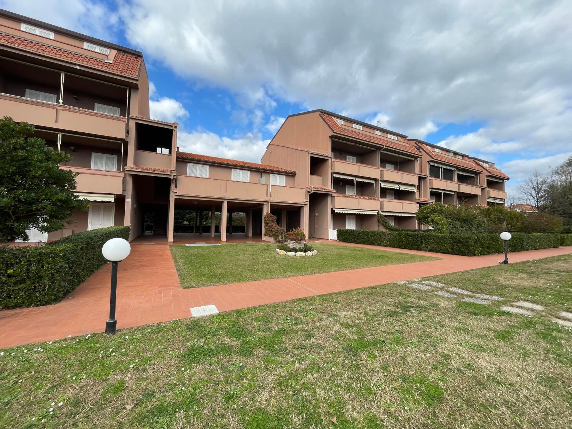 Il Gabbiano Bilocale Con Piscina, Garage E A/C. Apartment Loano Exterior photo