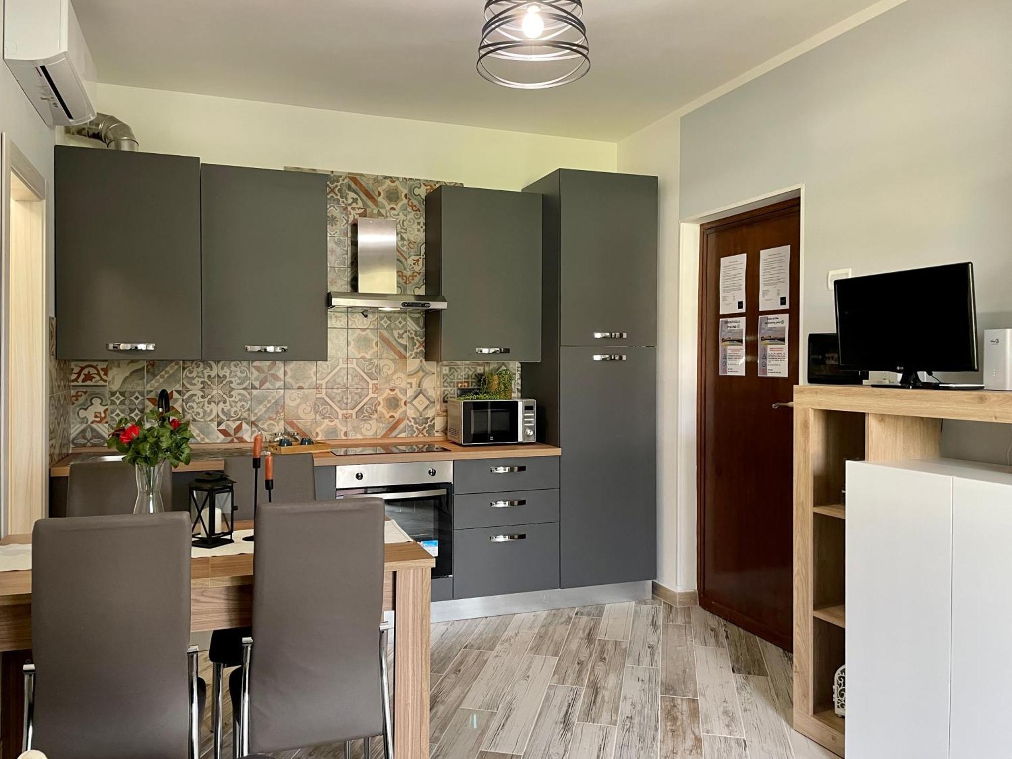 Il Gabbiano Bilocale Con Piscina, Garage E A/C. Apartment Loano Exterior photo